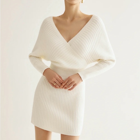 Commense Dresses & Skirts - COMMENSE Elegant White Ribbed Knit Dress NWT